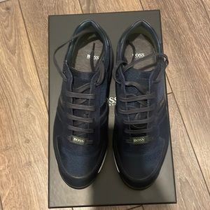 Like new shoes size 6  for sale Fabric: Mesh
Monochromatic desi
Style # 50407903